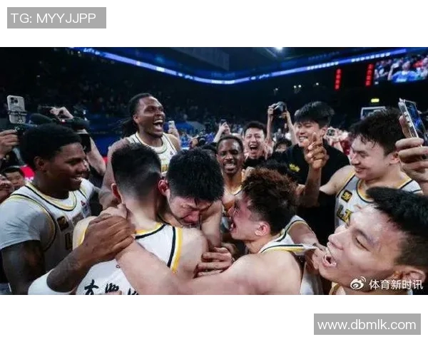 孙铭徽:从青涩少年到篮球场上的耀眼明星之路